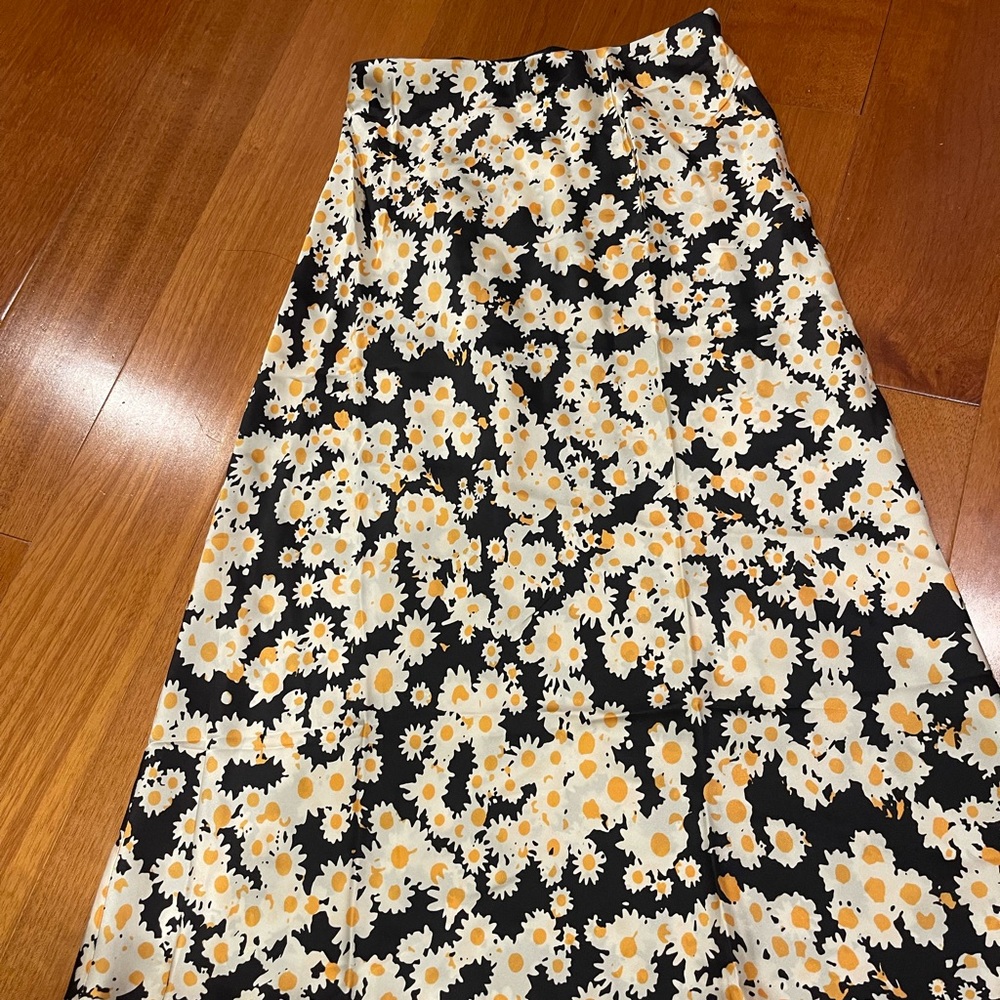 New no tag realisation par skirts